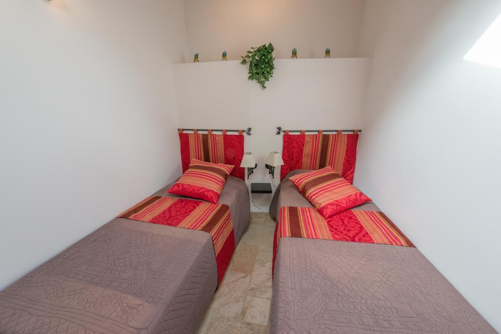 La Treille Et L'Impasse Hotel Ansouis Bilik gambar